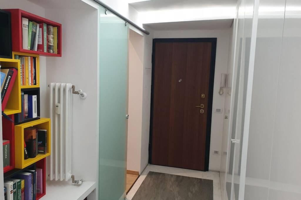 Your Lovely Home, Porta Venezia-1 Queen Bed, 3 Single Beds, 1 Sofa Bed- Mediolan Zewnętrze zdjęcie