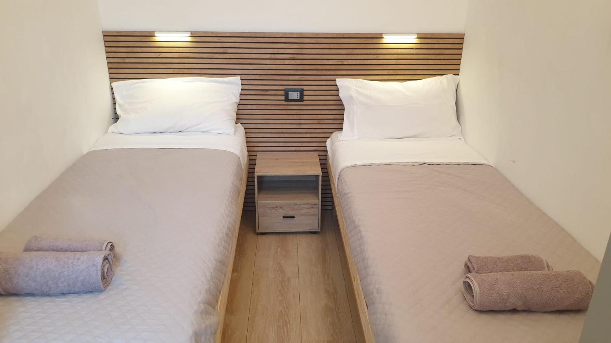 Your Lovely Home, Porta Venezia-1 Queen Bed, 3 Single Beds, 1 Sofa Bed- Mediolan Zewnętrze zdjęcie